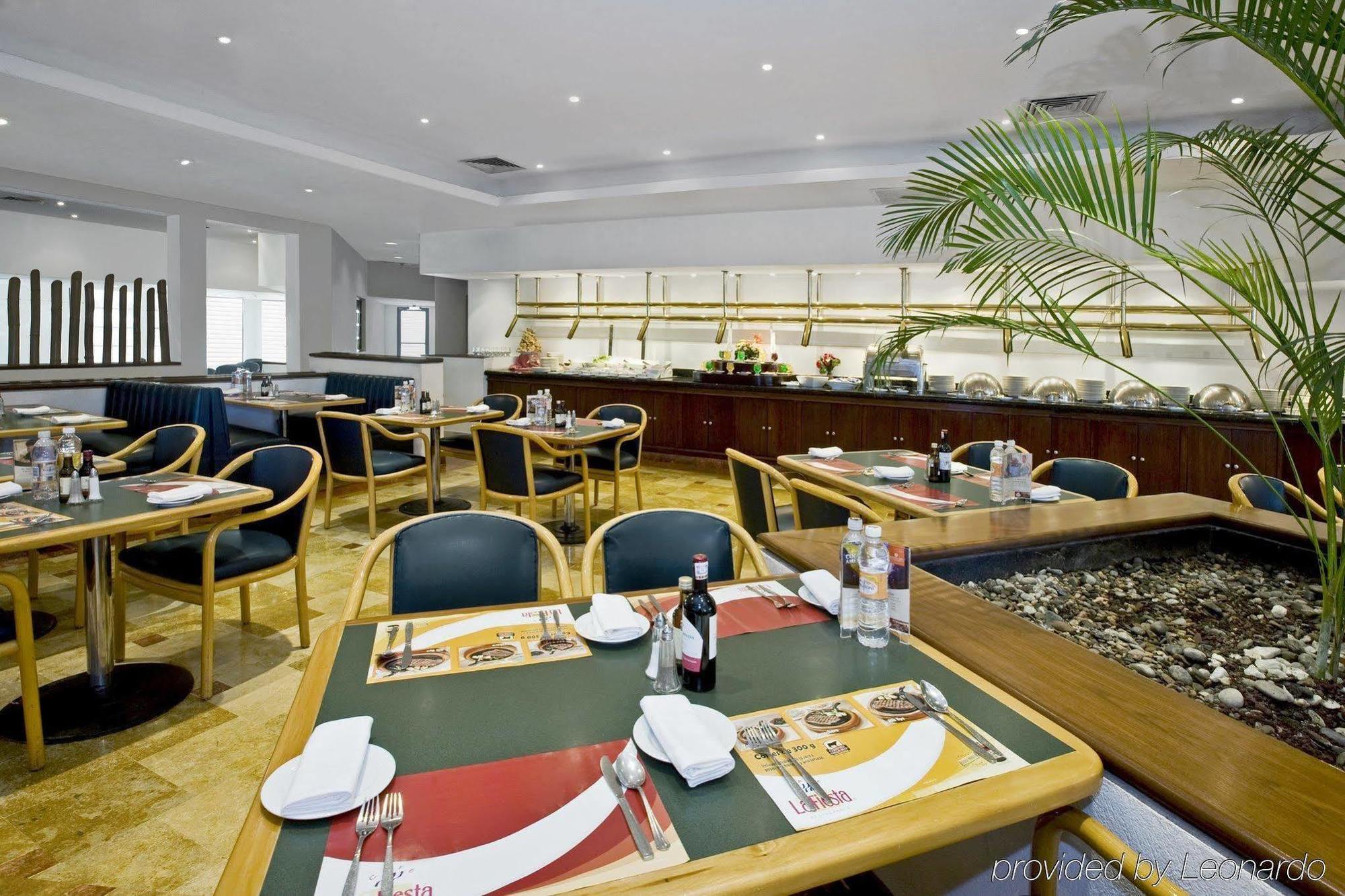 Fiesta Inn Monterrey La Fe San Nicolás de los Garzas Restoran fotoğraf